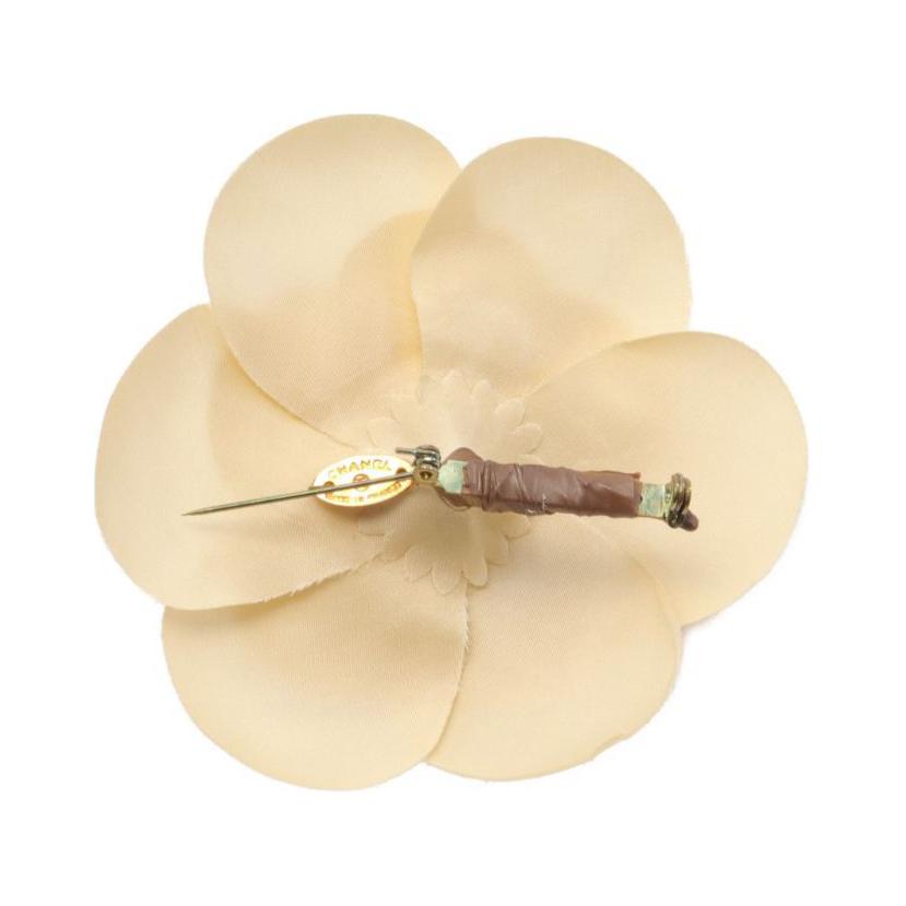 CHANEL 1986-1988 Camélia Brooch