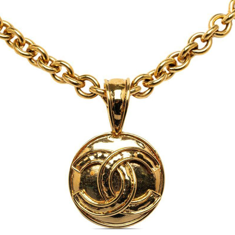 CHANEL 1994 Plated Cc Round Medallion Pendant Necklace Costume Necklace