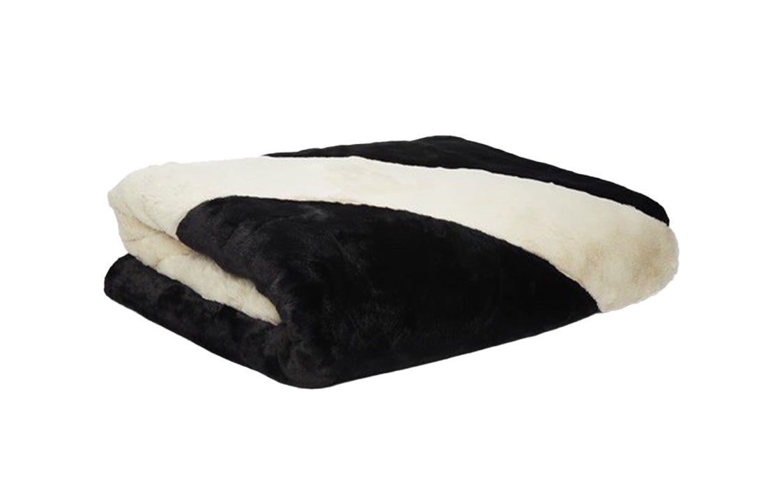 Nike Sportswear NSW Plush Faux Fur Blanket 'Black' CZ4549-010