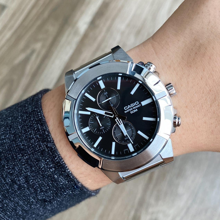 CASIO Male DRESS Japan / South Korea Fashion Sports Silver Analog MTP-E501D-1AV