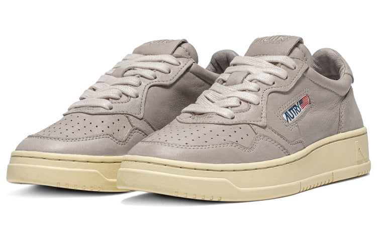 (WMNS) AUTRY Medalist Low Soft Goatskin 'Beige' AULW-GG29
