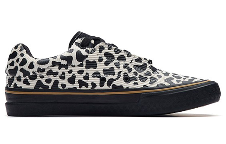 (WMNS) ANTA Attitude Low 'Black White' 122238013-4