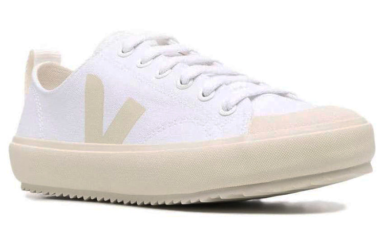 Veja Nova 'White Pierre' NA0101401A