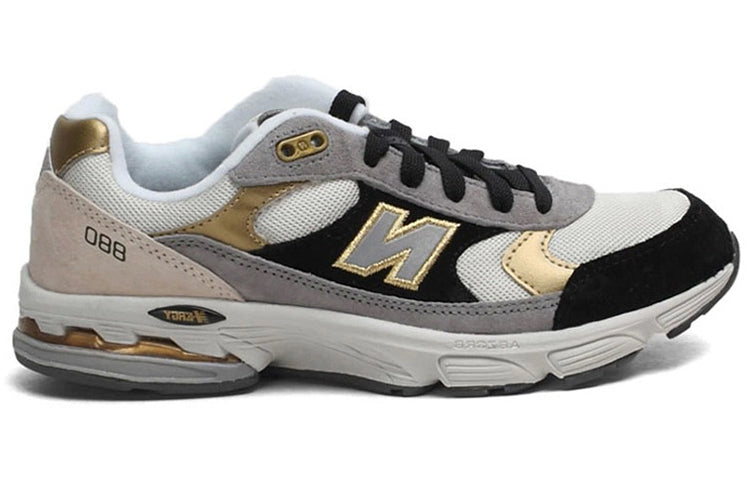 (WMNS) حذاء New Balance 880 أسود/ذهبي WW880MY