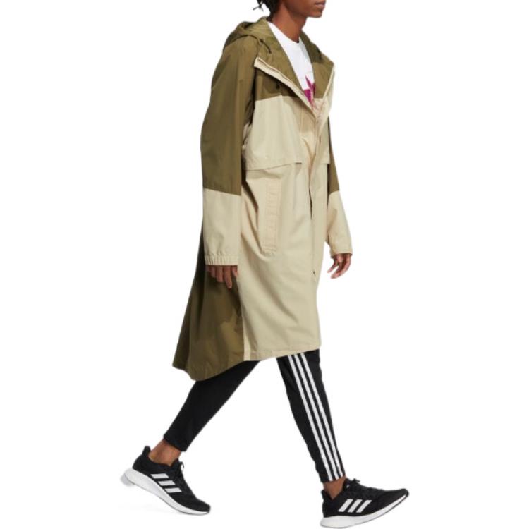 سترة واقية من الرياح بغطاء رأس وألوان متعددة من adidas Casual Sports HD0047