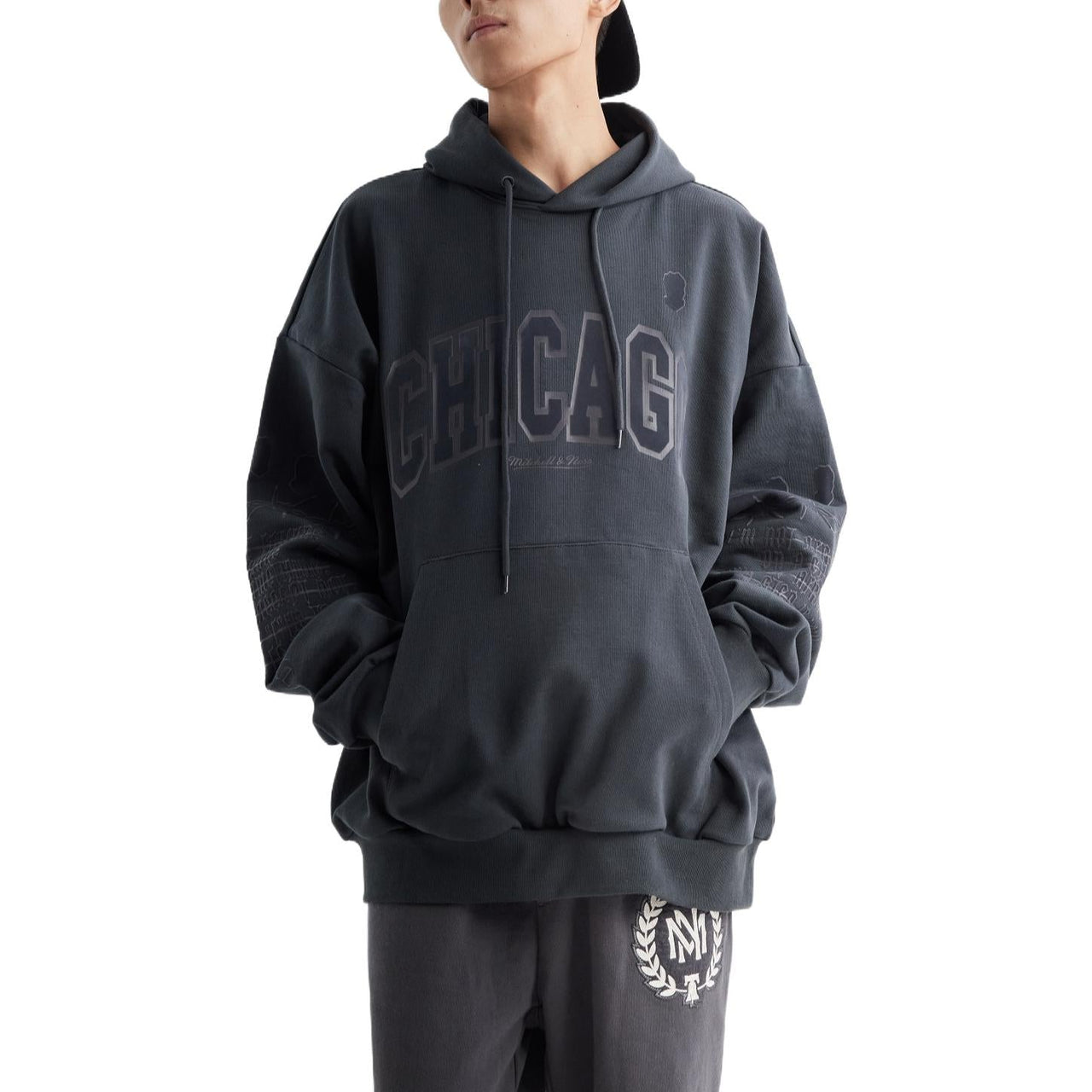 Mitchell & Ness x NBA Chicago Bulls Hoodie 'Dark Grey' MNJYFWF22007-CARBON-GARY