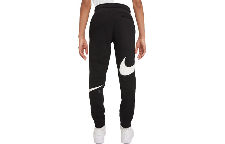 (GS) Nike بنطال رياضي محبوك مطبوع عليه شعار كبير للأولاد باللون الأسود DD8721-010