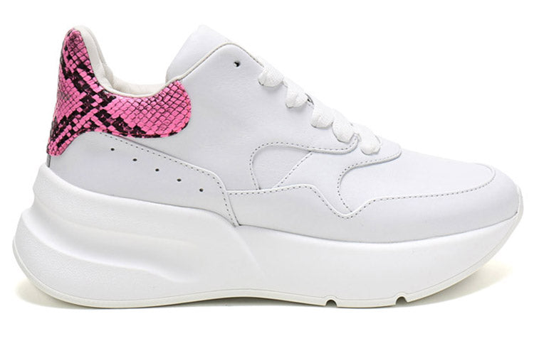 (WMNS) Alexander McQueen Oversized Snake Print Runner Sneakers 'White Pink' 586410WHXI39924