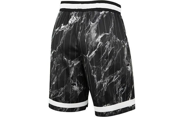 شورت رياضي فضفاض سريع الجفاف لكرة السلة من Nike DRI-FIT باللون الأسود والأبيض DD0566-010