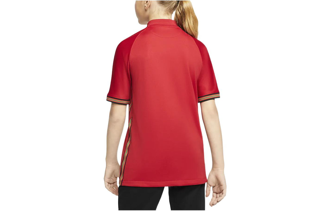 (GS) قميص بولو Nike Portugal 2020 Sports Home Solid Color Stripe بأكمام قصيرة للأولاد والبنات باللون الأحمر CD1040-687