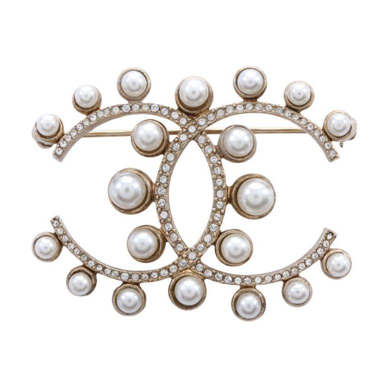 CHANEL 1986 1988 Faux Pearl embellished Brooch
