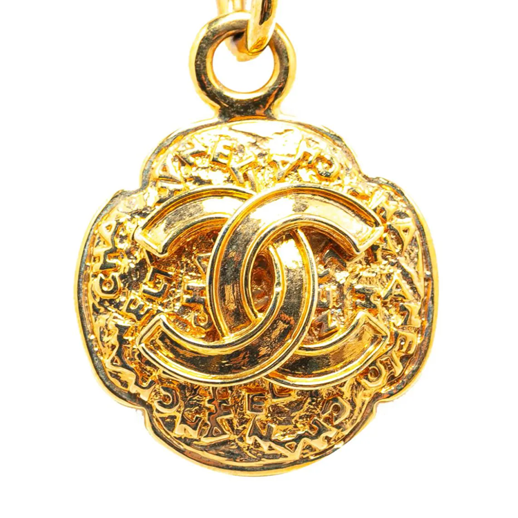 CHANEL 1995 Plated Cc Medallion Pendant Necklace Costume Necklace
