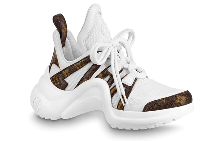 حذاء رياضي Archlight من LOUIS VUITTON للنساء باللون الأبيض بنقشة مونوغرام
