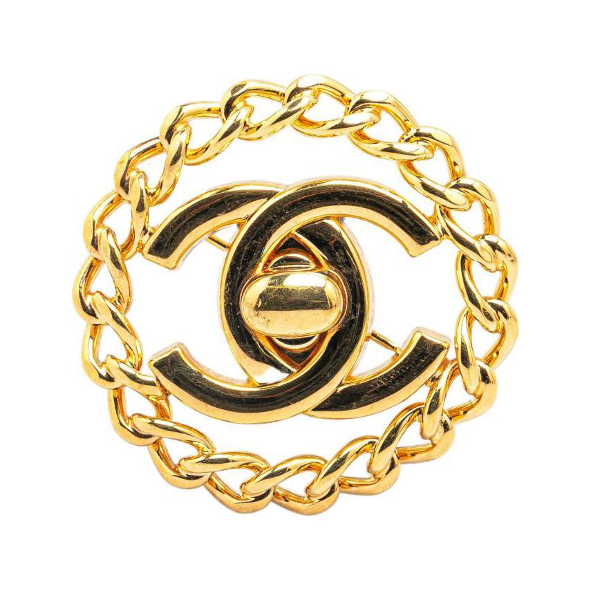 CHANEL 1997 Plated Cc Turn Lock Chain Brooch Costume Brooch