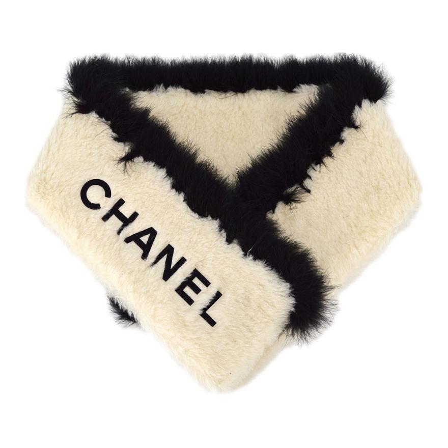 CHANEL 1990 2000s Logo embroidered Brushed Shawl