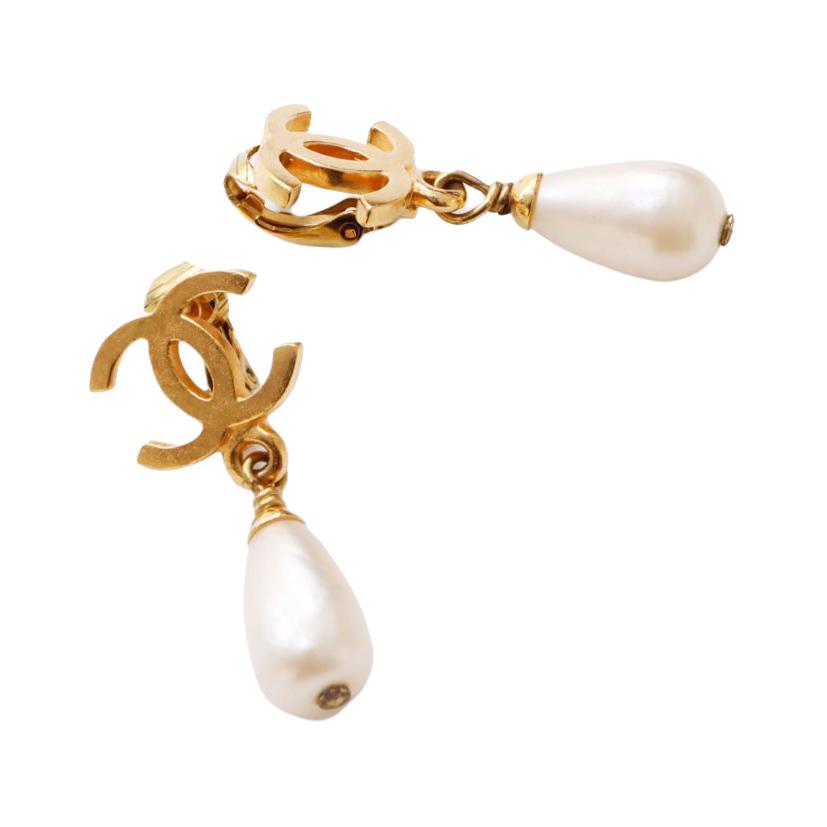CHANEL 1995 Plated Cc Faux Pearl Drop Clip On Earrings Costume Earrings
