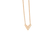 LOUIS VUITTON Essential V Necklace