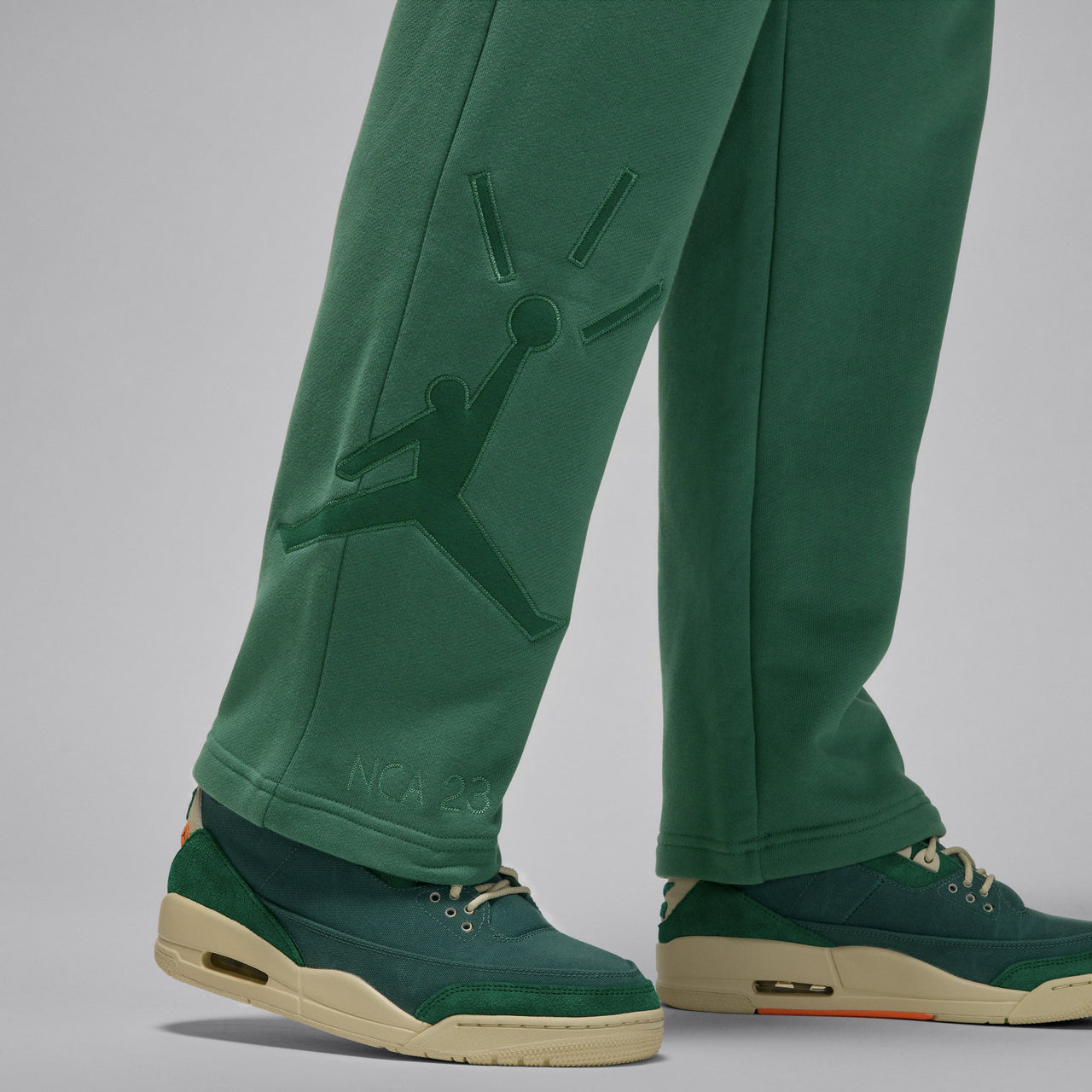 Air Jordan x Nina Abey Chanel Sweatpants 'Green' FZ7518-398
