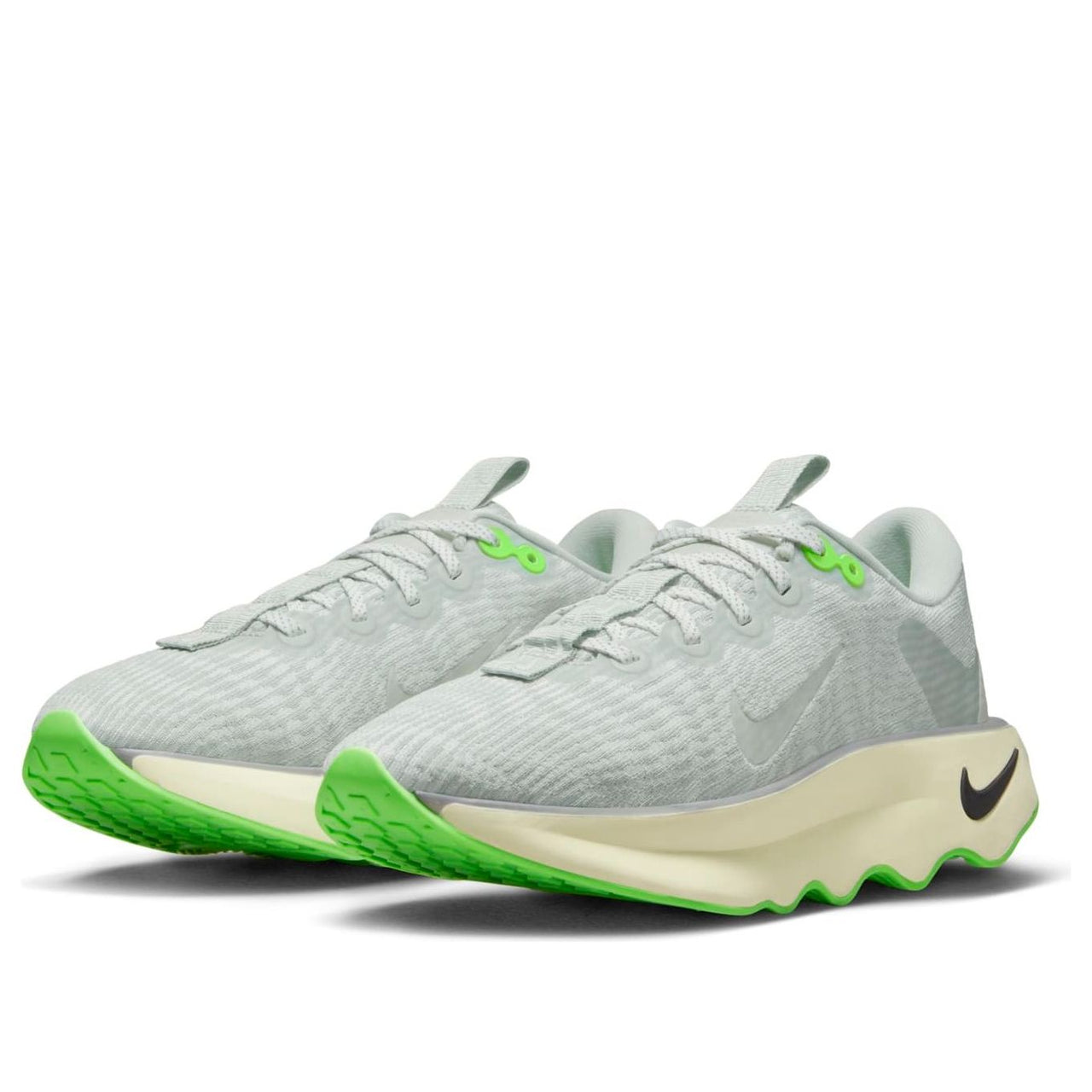 (WMNS) Nike Motiva Running Shoes 'Light Silver Green Strike' DV1238-002
