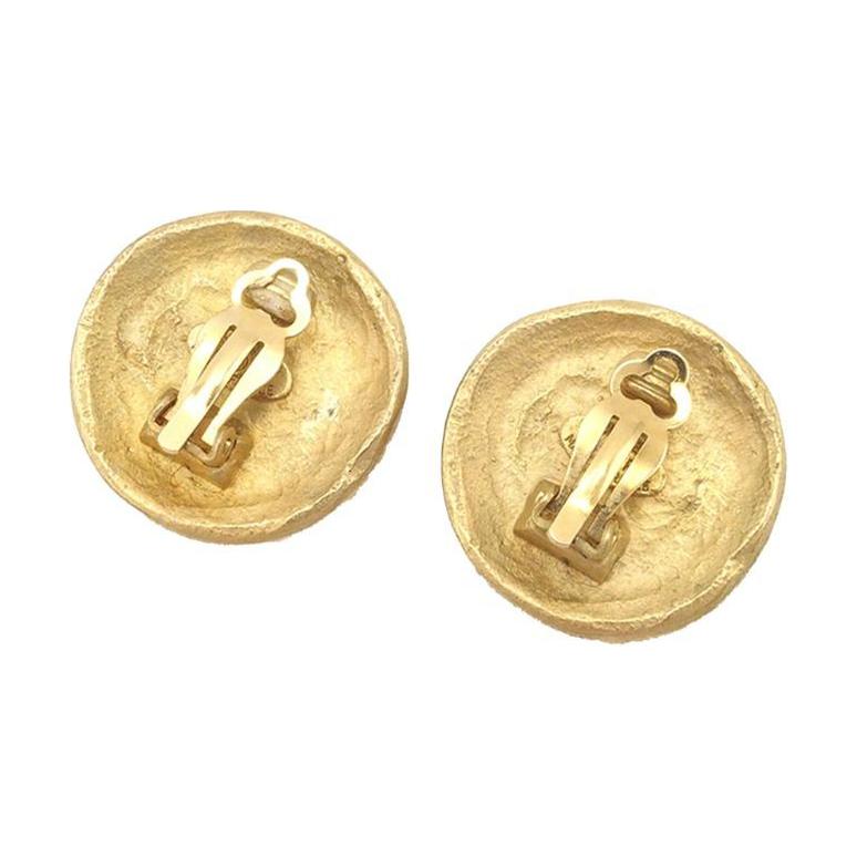 CHANEL 1995 Plated Cc Round Clip On Earrings Costume Earrings