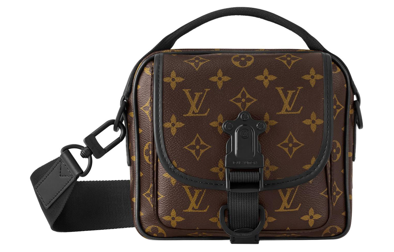 LOUIS VUITTON Quest Messenger