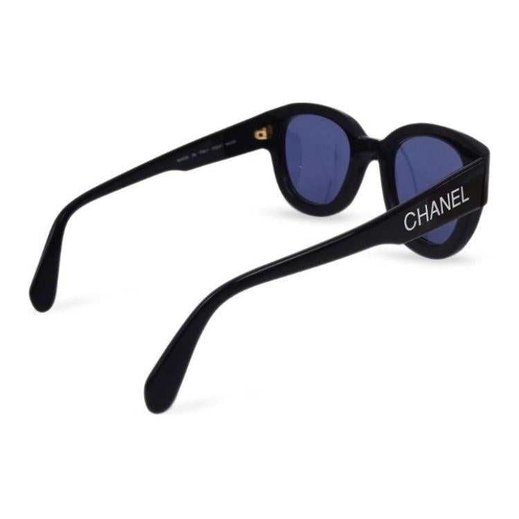 CHANEL 1990 2000 Logo Cat eye Frame Sunglasses