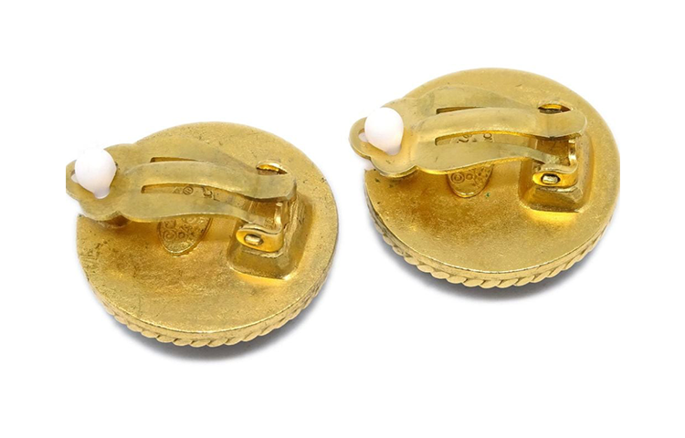 CHANEL 1996 Button Clip on Earrings