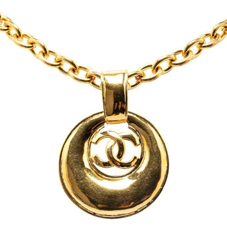 CHANEL 1993 Plated Cc Round Pendant Costume Necklace