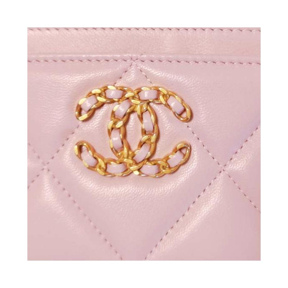 CHANEL 19Bag Lambskin Card Sleeve Card Holder Women's Cherry Blossom Pink