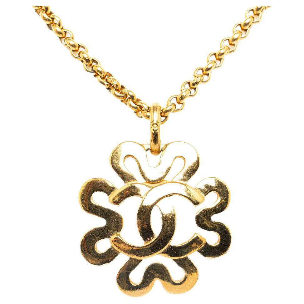 CHANEL 1995 Plated Cc Flower Pendant Costume Necklace