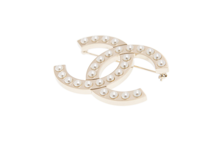 CHANEL 1986 1988 Turn Lock Brooch
