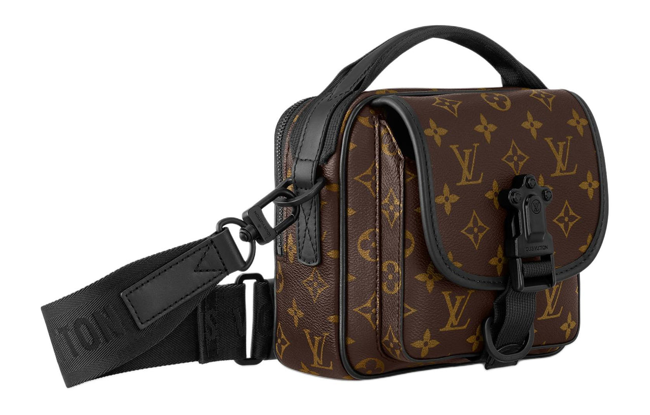 LOUIS VUITTON Quest Messenger