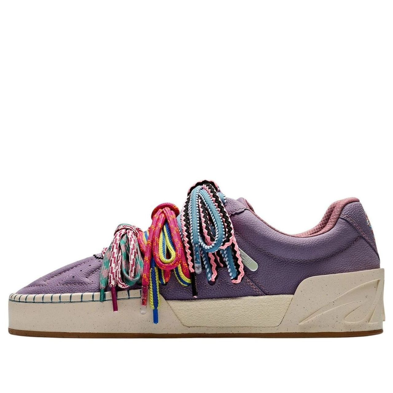 ANTA x Kyrie Irving Hela Style Roots 'Artist On Court' 8125B1810S-1