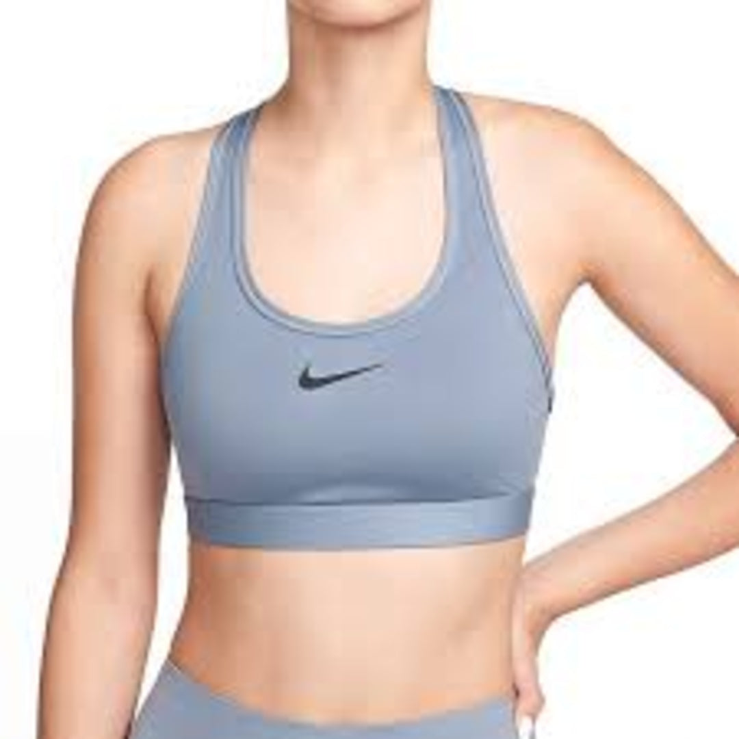 (WMNS) حمالة صدر رياضية مبطنة متوسطة الدعم من Nike Swoosh "أرجوانية" DX6822-493