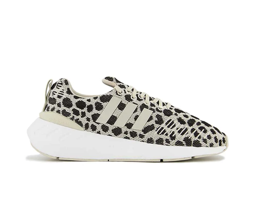 (WMNS) adidas Swift Run 22 'Dalmatian' GZ4976