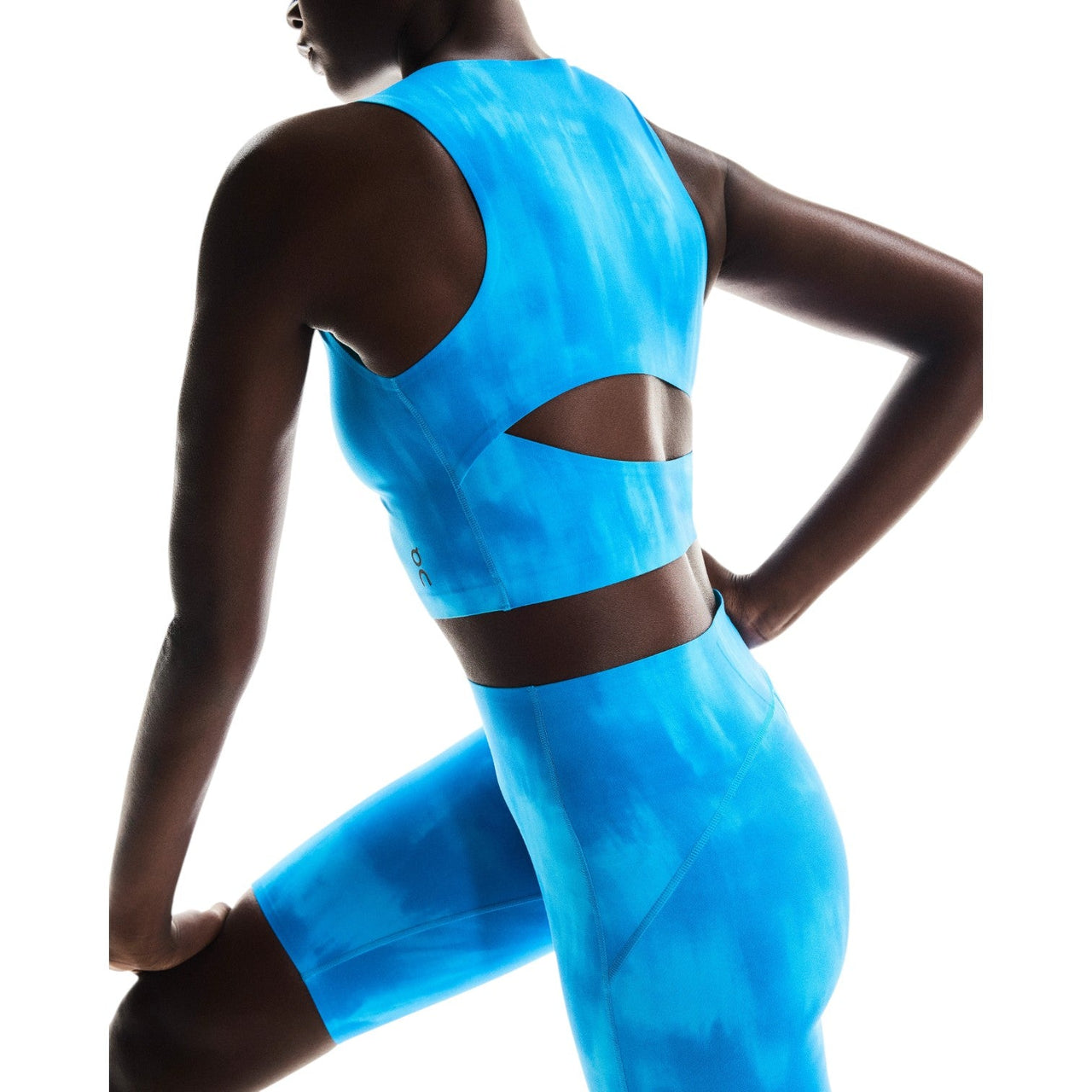 (WMNS) On Running Studio Open Back Crop Top 'Blue' 1WF10500018