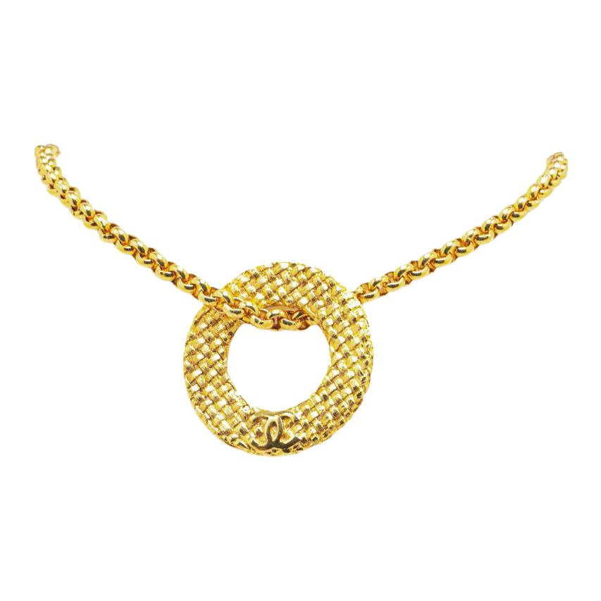 CHANEL 1980-1990 Plated Round Pendant Costume Necklace