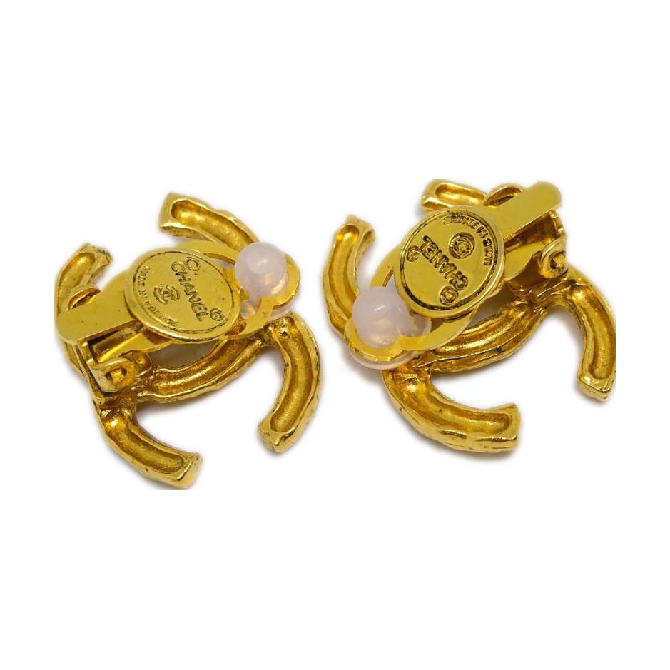 CHANEL 1990 2000 Gold plated Cc Earrings
