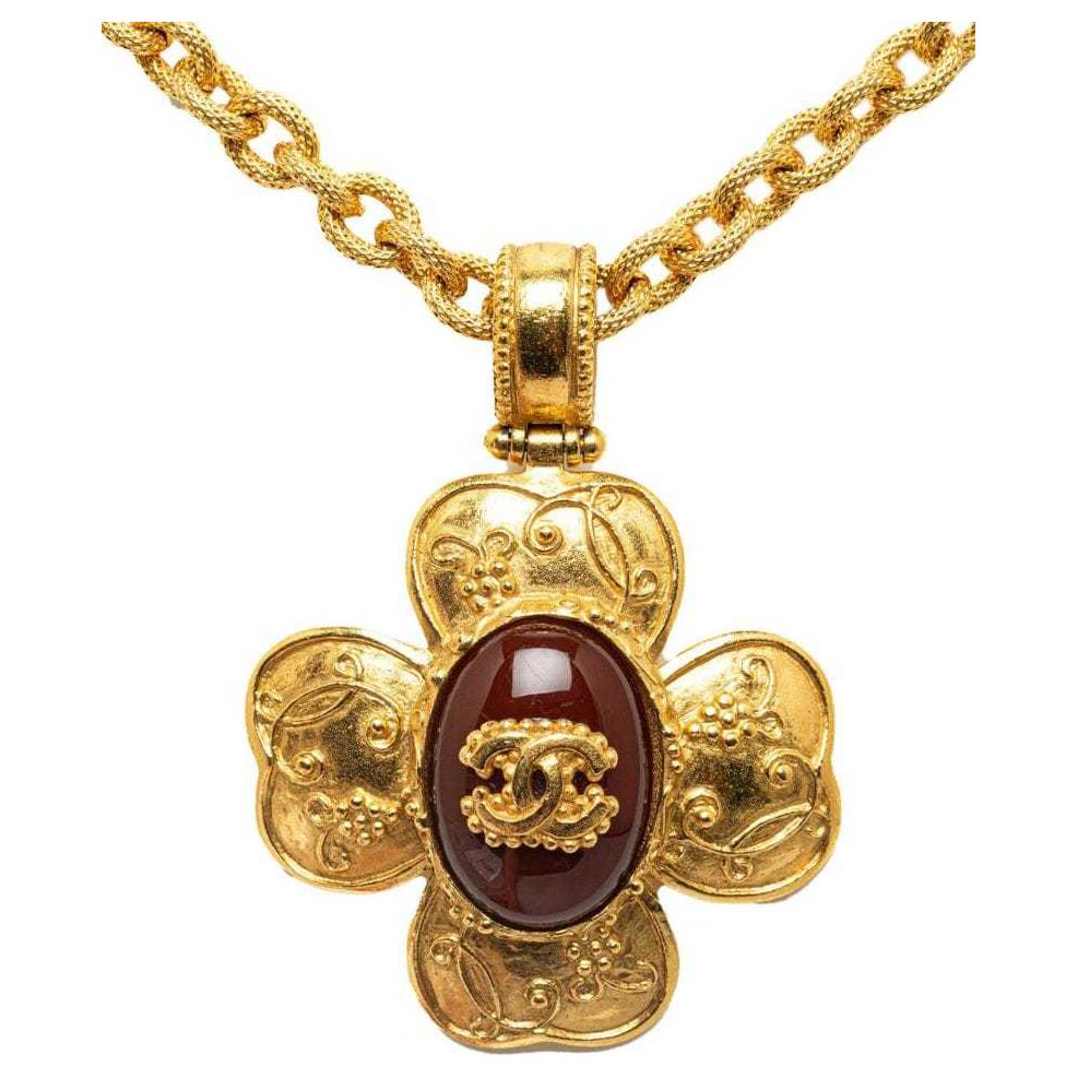 CHANEL 1996 Plated Cc Resin Clover Pendant Necklace Costume Necklace