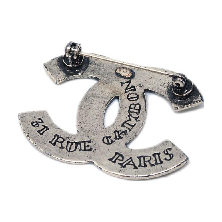 CHANEL 1999 Cc Logo engraved Brooch