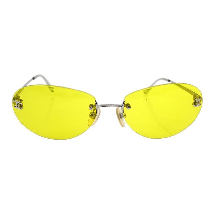 CHANEL 1990 2000s Oval frame Sunglasses