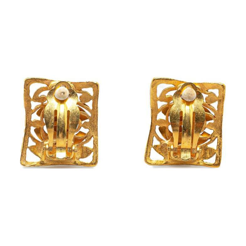 CHANEL 1995 CC logo Cut out Square Clip on Earrings