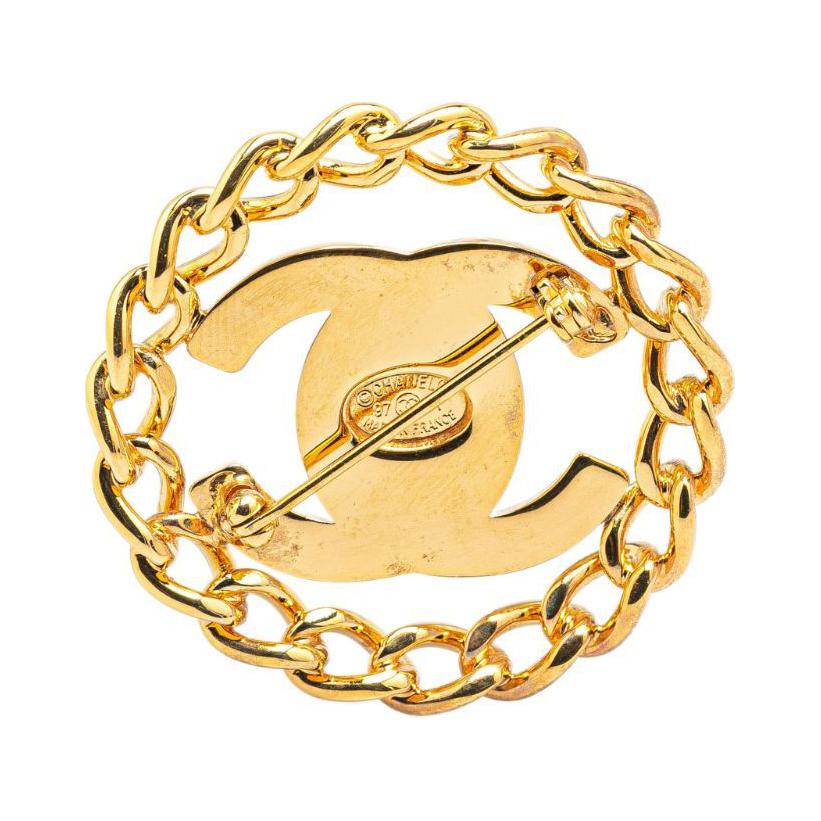 CHANEL 1997 Plated Cc Turn Lock Chain Brooch Costume Brooch