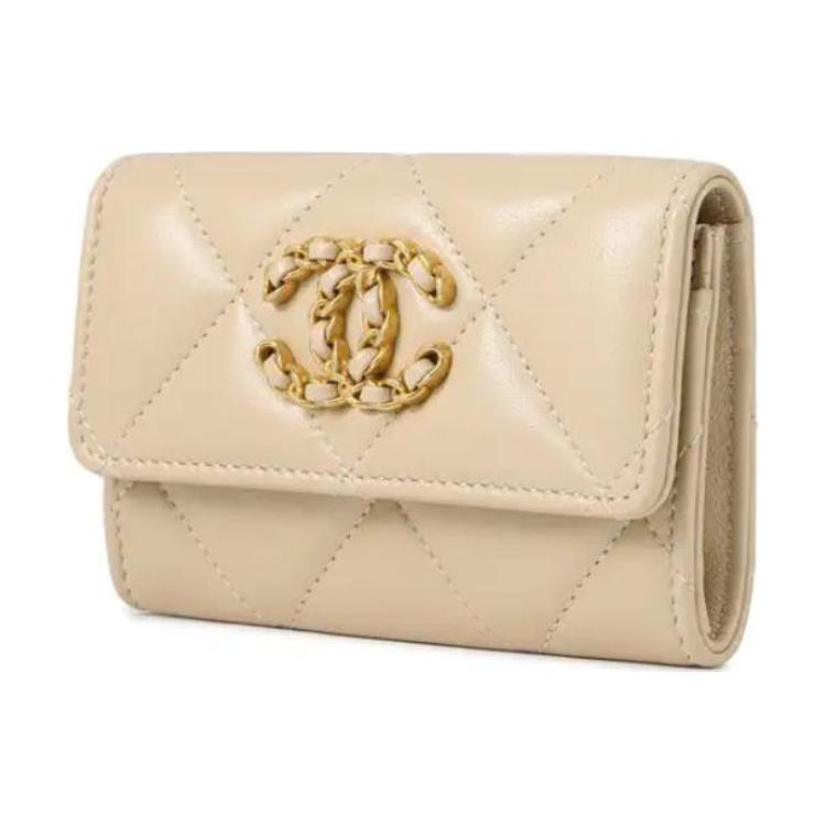 CHANEL 19Bag Lambskin Card Holder Women's Beige Yellow