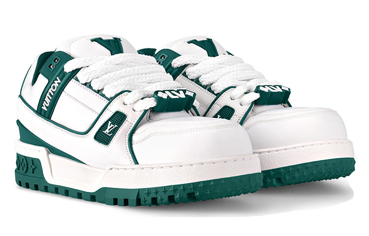 حذاء رياضي ماكسي من LOUIS VUITTON LV Trainer باللون الأبيض والأخضر