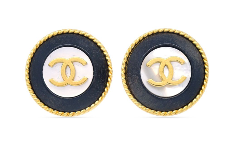 CHANEL 1996 Button Clip on Earrings