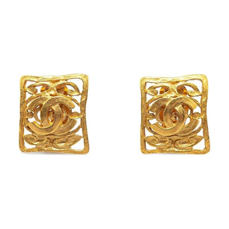 CHANEL 1995 CC logo Cut out Square Clip on Earrings
