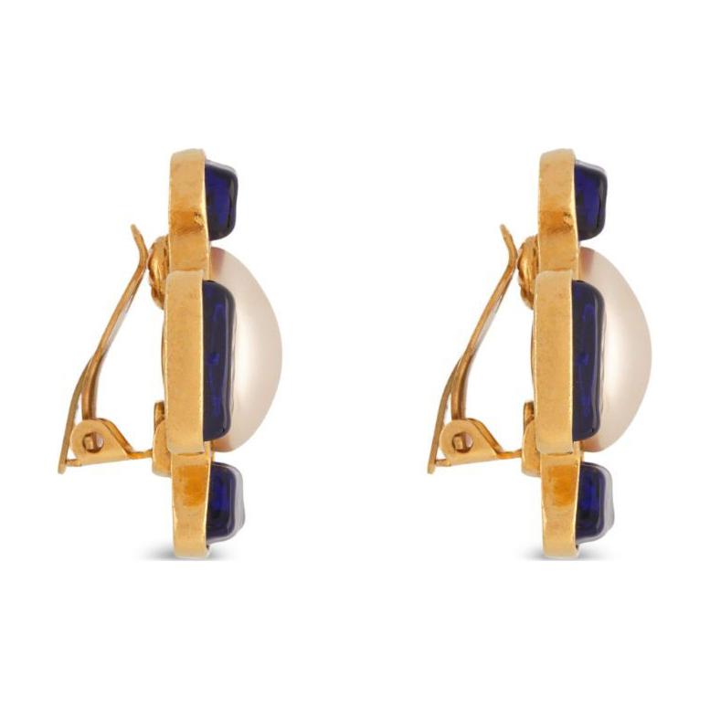 CHANEL 1980s Faux pearl Clip on Earrings