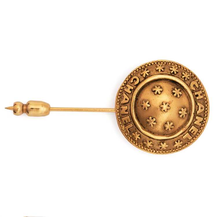 CHANEL 1980s Logo embossed Circular Brooch
