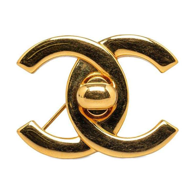 CHANEL 1996 Cc Turn lock Brooch